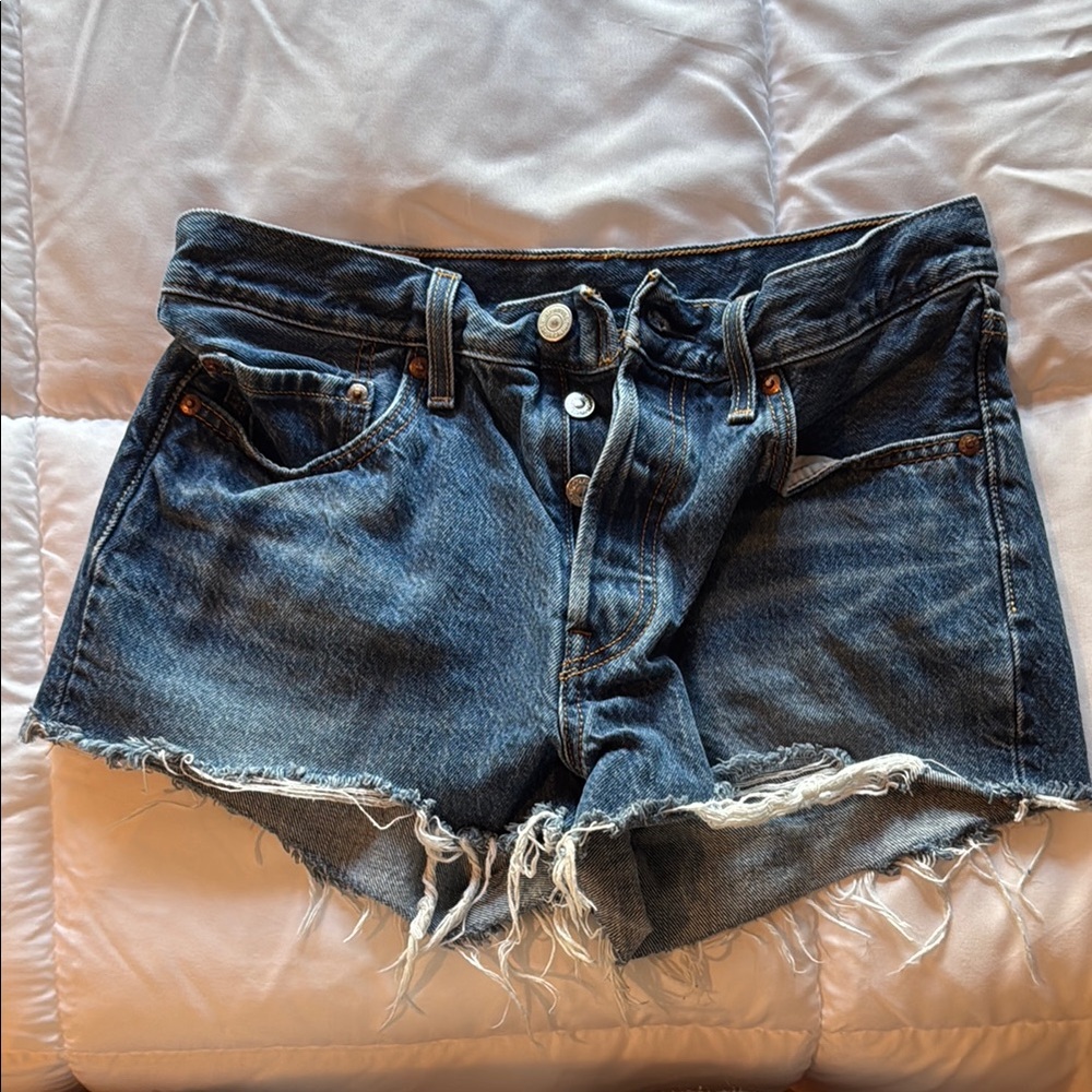 Levis 501 Denim Frayed Hem Women's Shorts Cutoffs W27